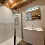 White Ecrin 木屋 拉富
