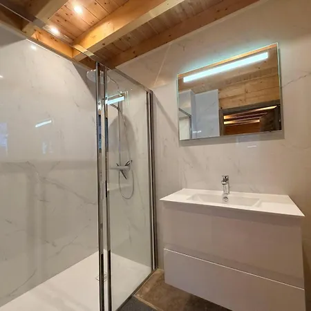 White Ecrin Chalet Allos