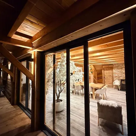White Ecrin Chalet Allos