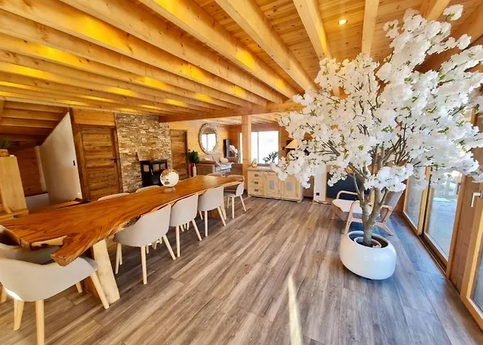 White Ecrin Chalet *