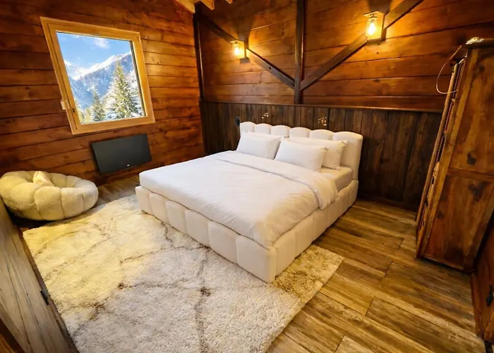 White Ecrin Chalet *